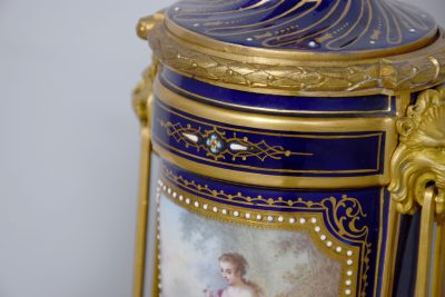 Pair of Sevres or Sevres style hand - decorated cobalt blue porcelain vases with ormolu mounts - Image 8