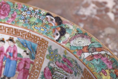 Large Canton hand - painted (Mandarin) Famille Rose bowl - Image 8