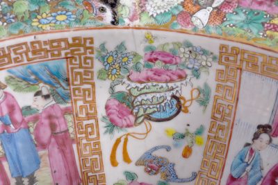 Large Canton hand - painted (Mandarin) Famille Rose bowl - Image 7