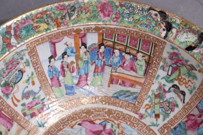Large Canton hand - painted (Mandarin) Famille Rose bowl - Image 4