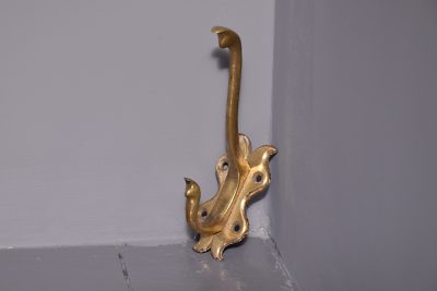 Large set of 21 Cast Brass Double Wall Hooks - Image 6