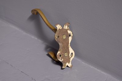Large set of 21 Cast Brass Double Wall Hooks - Image 7