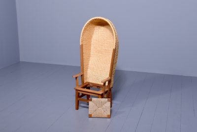 A Scottish Child's Walnut Framed Hooded Orkney Chair - Image 6