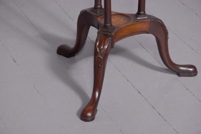 Elegant George 2nd mahogany circular lamp stand - Image 7