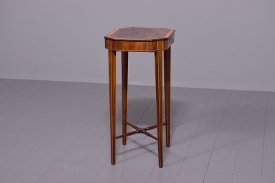 George 111 satinwood banded, mahogany occasional or lamp table - Image 4