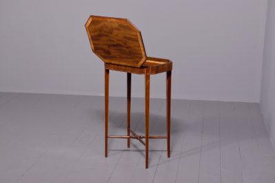 George 111 satinwood banded, mahogany occasional or lamp table - Image 7