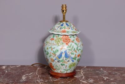 Chinese Canton style lamp with a pale green background - Image 4