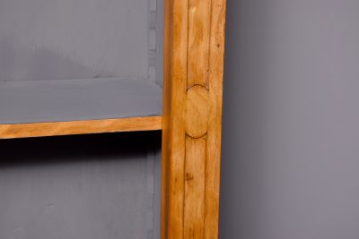 Mid Victorian tall, figured golden elm breakfront, 3-section open bookcase - Image 2