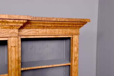 Mid Victorian tall, figured golden elm breakfront, 3-section open bookcase - Image 6