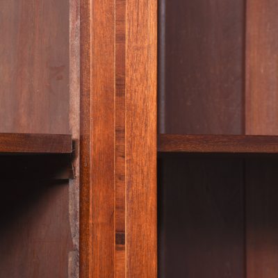 Tall, Sheraton-Style Edwardian Inlaid Mahogany Three-Section Open Bookcase - Image 5