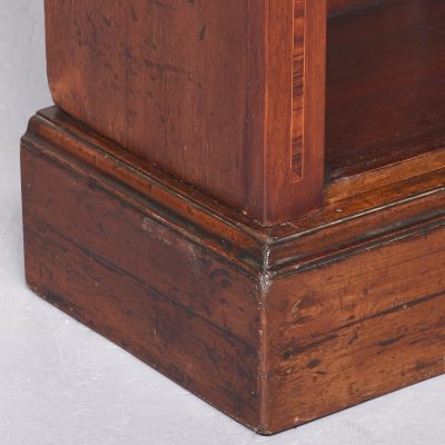 Tall, Sheraton-Style Edwardian Inlaid Mahogany Three-Section Open Bookcase - Image 9