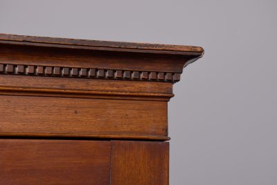 Neat-sized George III mahogany linen press with lovely colour and patina. - Image 2