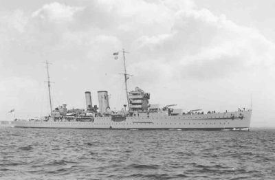 Delightful HMS York Powder Compact c1940 Mirror Trench Art Sweetheart Naval - Image 7