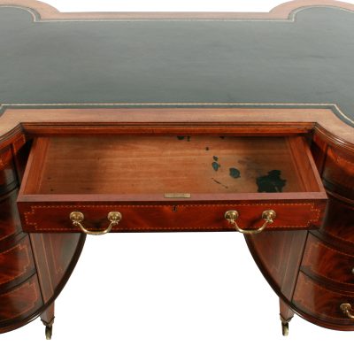 An ‘Hour Glass’  shaped mahogany partner’s desk - Image 3