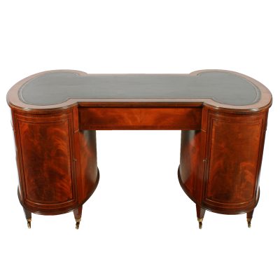 An ‘Hour Glass’  shaped mahogany partner’s desk - Image 5