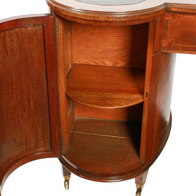An ‘Hour Glass’  shaped mahogany partner’s desk - Image 6