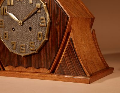 An Exceptional Very Stylish Typical Art Deco Amsterdam School Oak and Macassar Ebony/Coromandel Mantel Clock. - Image 4