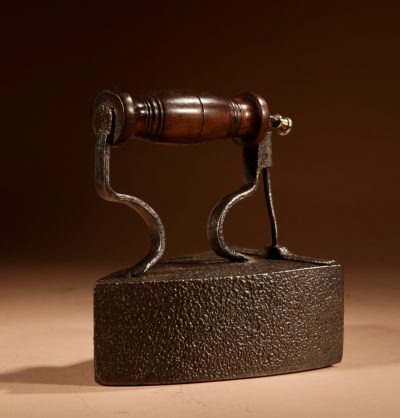 Victorian Cast Box Iron With Slug No4.  - Image 3
