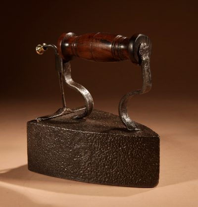 Victorian Cast Box Iron With Slug No4.  - Image 5
