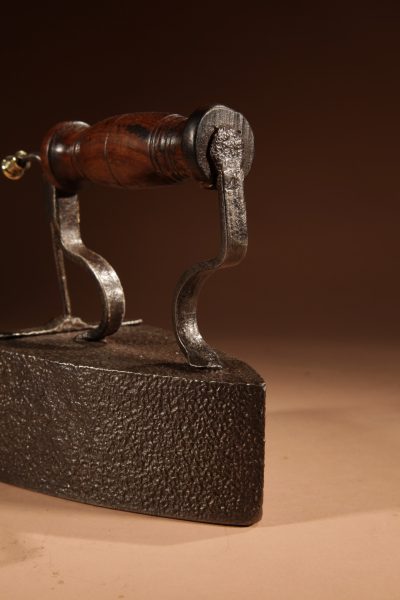 Victorian Cast Box Iron With Slug No4.  - Image 6