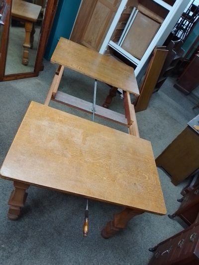 Antique Oak Extending Dining Table Seats 10 - Image 4