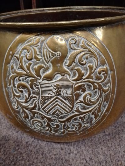 Good Antique Brass Armorial Jardinière or Log Bin - Image 5