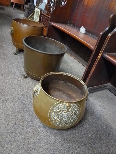 Good Antique Brass Armorial Jardinière or Log Bin - Image 10