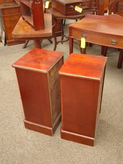 Good Antique Style Pair of Bedside Cabinet's - Image 3