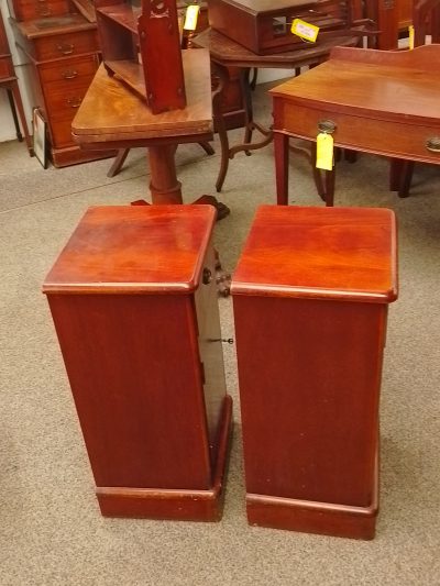 Good Antique Style Pair of Bedside Cabinet's - Image 4