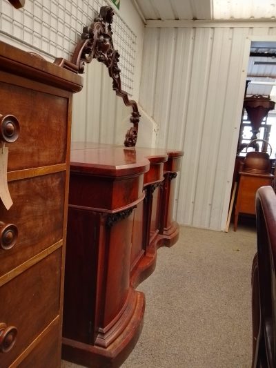 Good Antique Victorian Serpentine Sideboard - Image 2