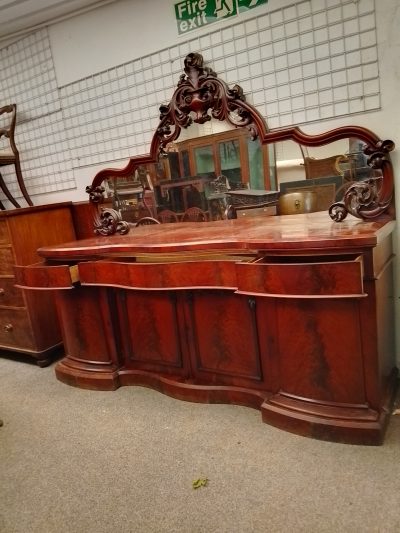 Good Antique Victorian Serpentine Sideboard - Image 8