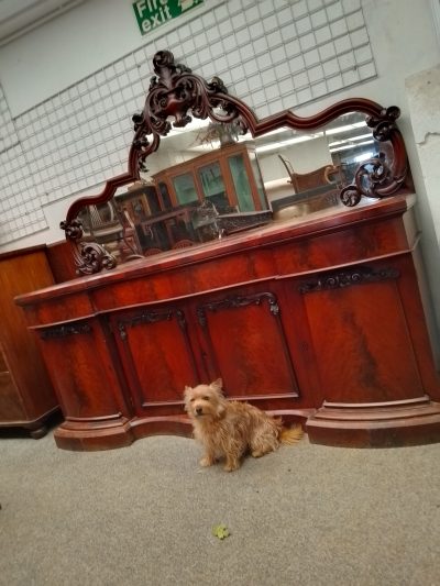 Good Antique Victorian Serpentine Sideboard - Image 10