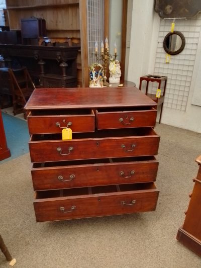 Good Antique Georgian Chest of Drawers - Image 4