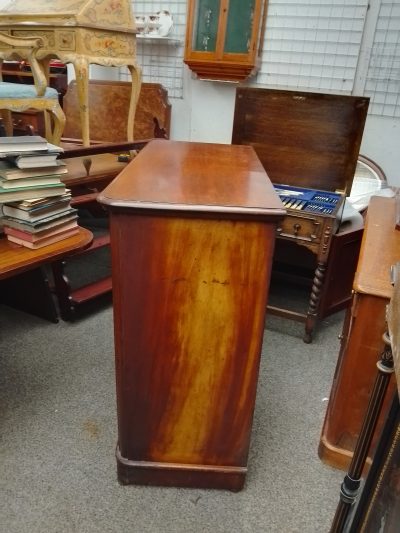 Good Antique Victorian Chest of Drawers - Image 5