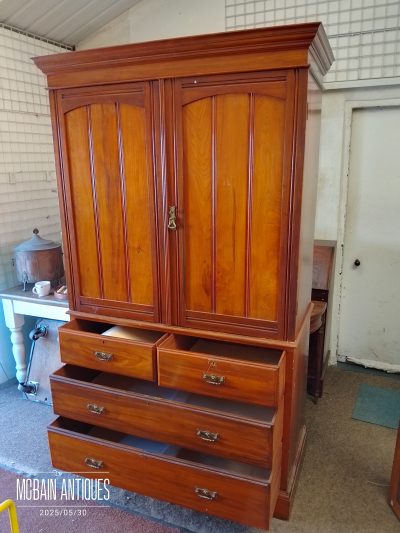 Antique Linen Press Wardrobe - Image 5