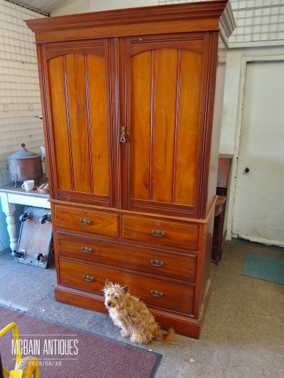 Antique Linen Press Wardrobe - Image 3