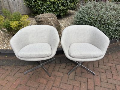 Pair of Pierre Paulin Swivel Armchairs - Image 4