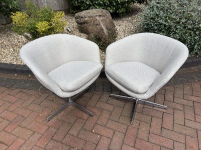 Pair of Pierre Paulin Swivel Armchairs - Image 2
