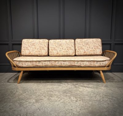 Mid-Century Ercol Studio Couch / Day Bed In Beech And Elm - Image 10