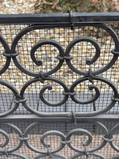 Arts & Crafts Style Fire Screen - Image 2
