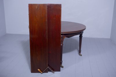 Neat Size Circular Dining Table with 2 Extra leaves - Image 4
