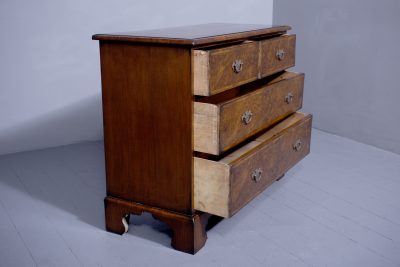 George 2nd style, neat-sized burr walnut chest of drawers - Image 4