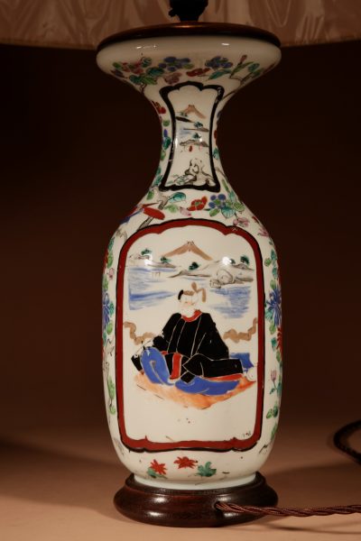 A Porcelain Japanese Hand Painted Table Lamp. - Image 3