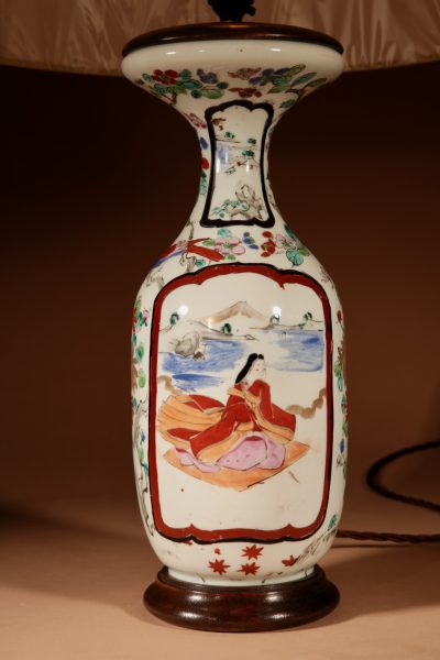 A Porcelain Japanese Hand Painted Table Lamp. - Image 6