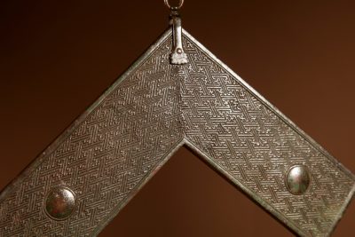 Chinese/Japanese Fine Cast Bronze Type Of Lithophone Musical Qing Triangle.  - Image 5