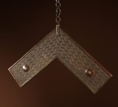 Chinese/Japanese Fine Cast Bronze Type Of Lithophone Musical Qing Triangle.  - Image 9