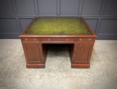 Large Victorian Mahogany Partners Desk - Image 14