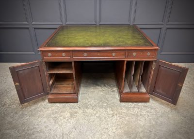 Large Victorian Mahogany Partners Desk - Image 16