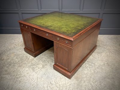 Large Victorian Mahogany Partners Desk - Image 17
