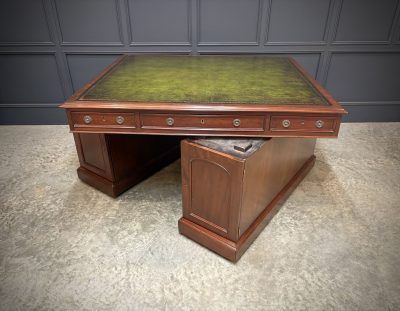 Large Victorian Mahogany Partners Desk - Image 18